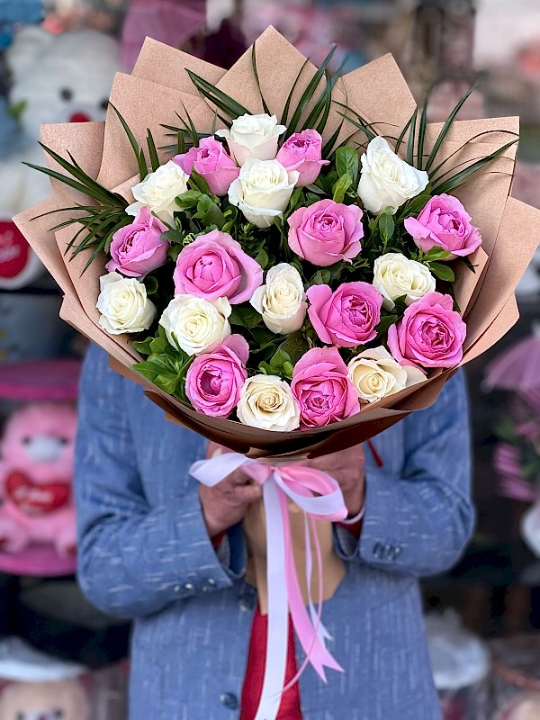 Pembe ve Beyaz Gül Buketi