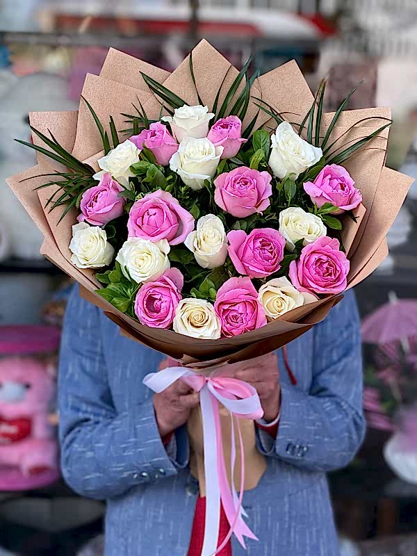 Pembe ve Beyaz Gül Buketi