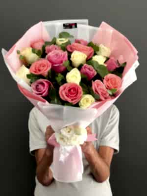 Karışık Renkli Gül Buketi